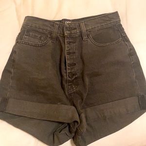 BDG MOM SHORTS